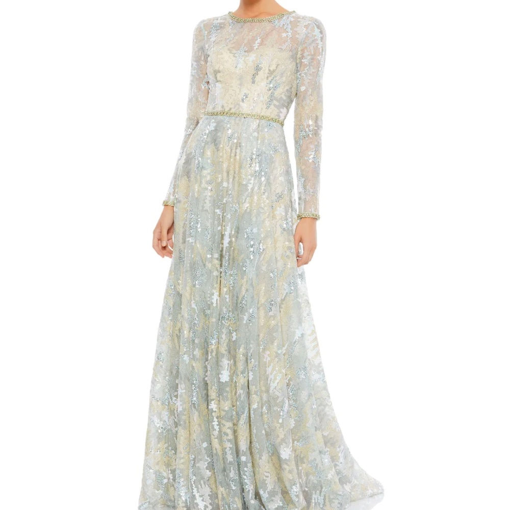 Mac Duggal  LONG SLEEVE EMBELLISHED LACE EVENING GOWN Brand New